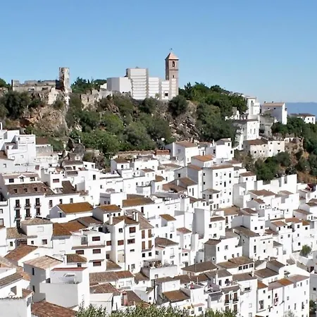 Al-1112 2 Bed Alcazaba Lagoon Apartment Estepona